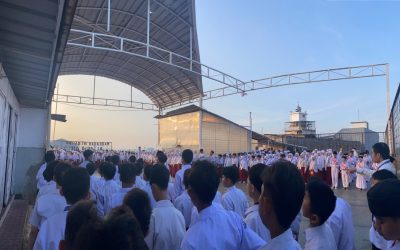 Awali Tahun Ajaran Baru dengan Khidmat, MI Al-Ishlah Gelar Upacara Bendera Pertama Penuh Makna